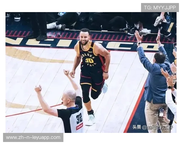 勇士外线三分雨淹没对手，库里领衔全场，勇士队库里三分